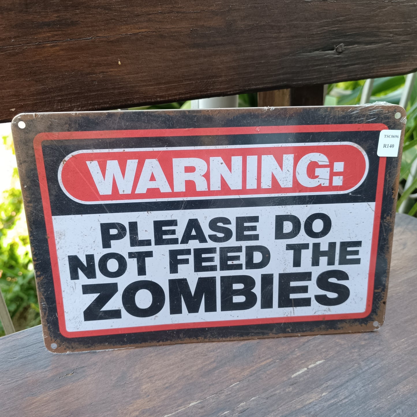 Metal Wall Art Decor Signs - Warning do not feed zombies