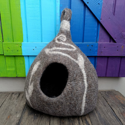 Purr-fect Cat Caves Made From Sheep Wool Hangable